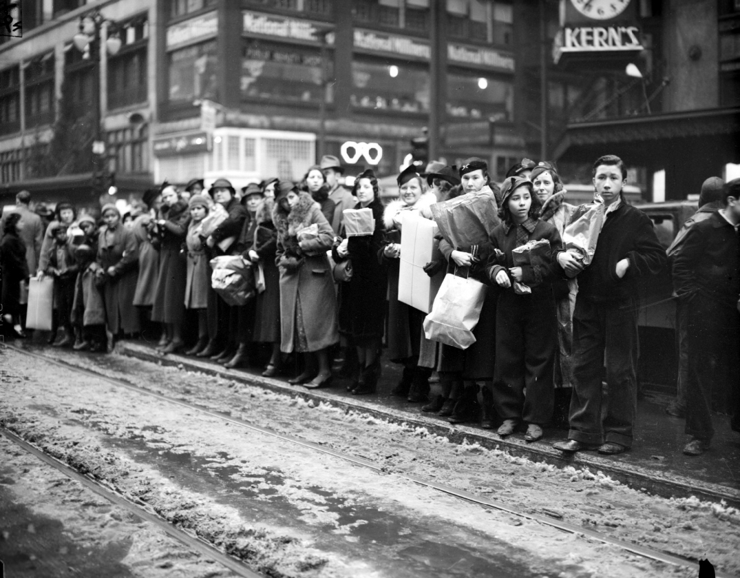 Holiday shoppers in downtown Detroit, 1936