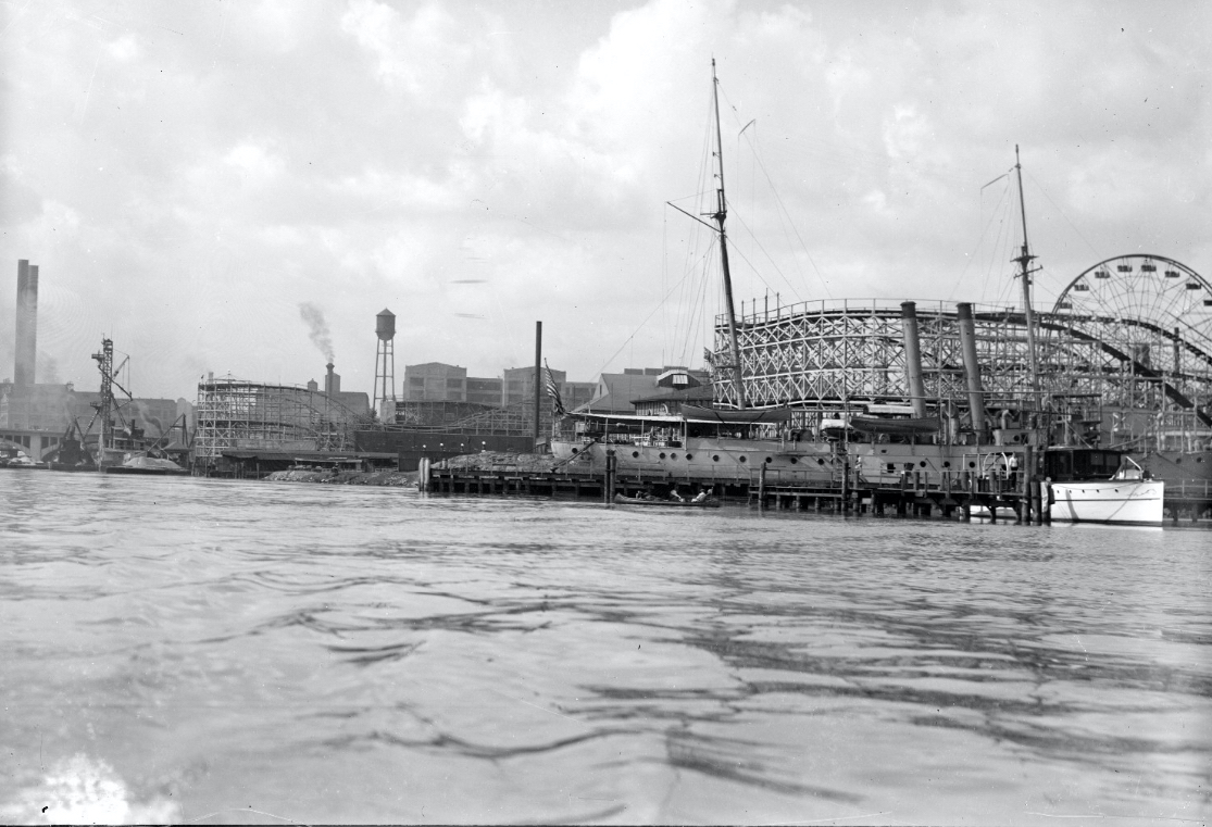 Riverside Amusement Park, Detroit River